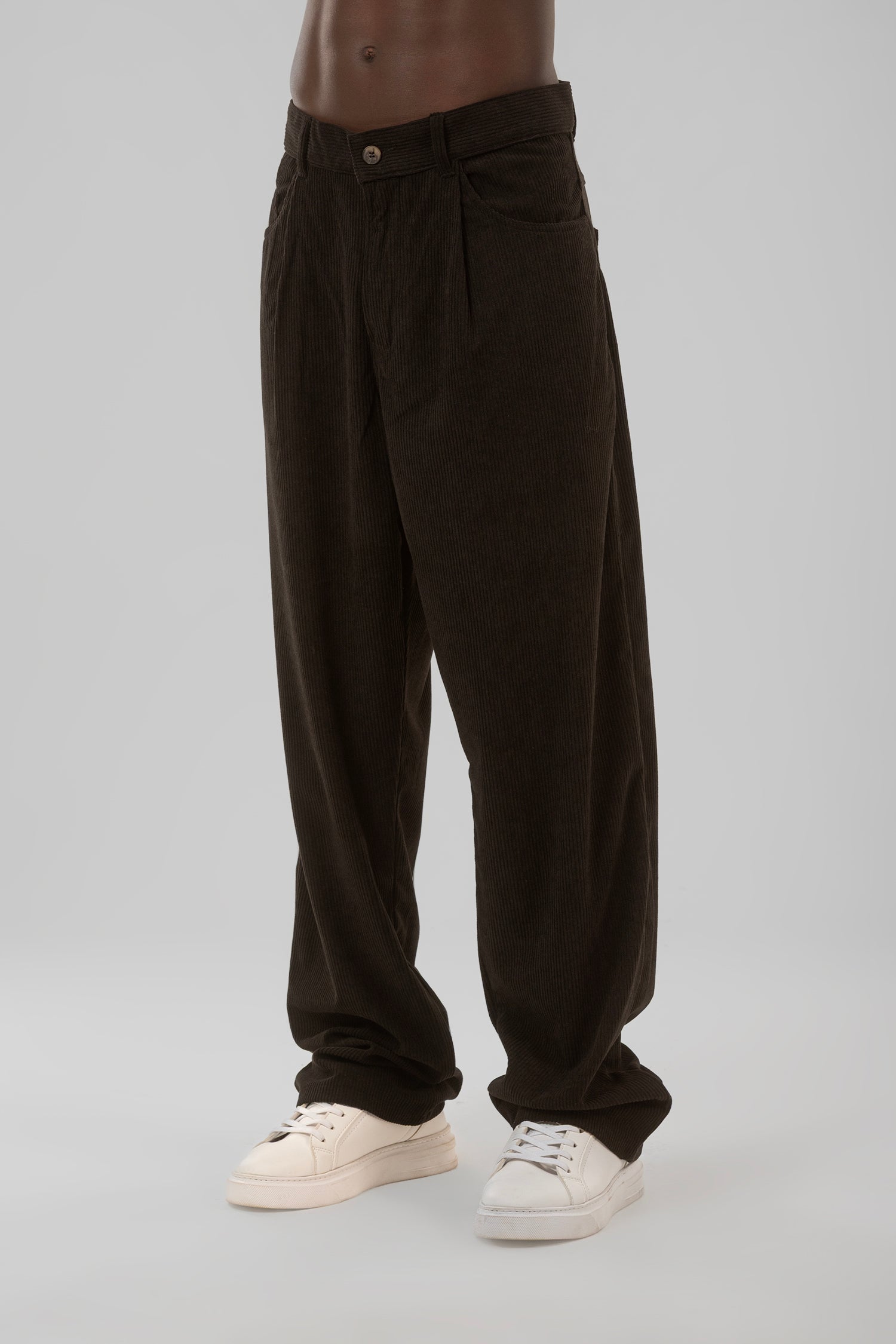 Relaxed Straight Silhouette Trouser